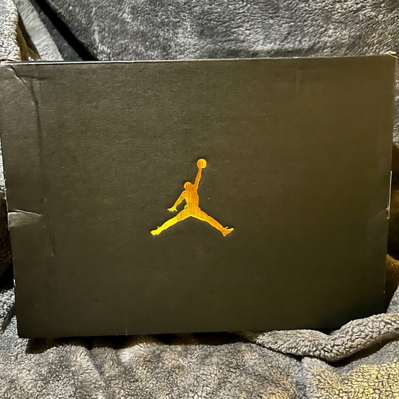 Jordan Other - NIKE AIR JORDAN 1 MID GS